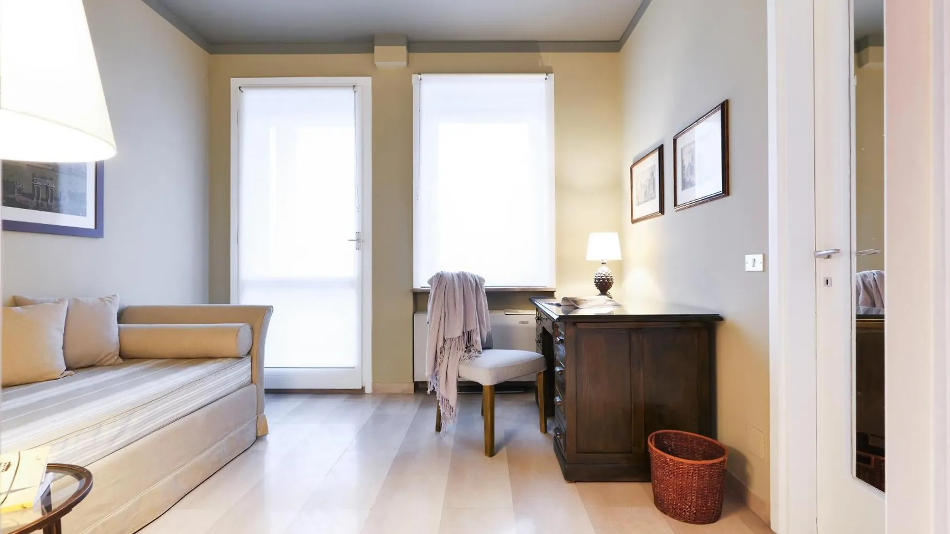 Elegante Con Vista Sul Parco In Centro Milano Appartement  Milaan